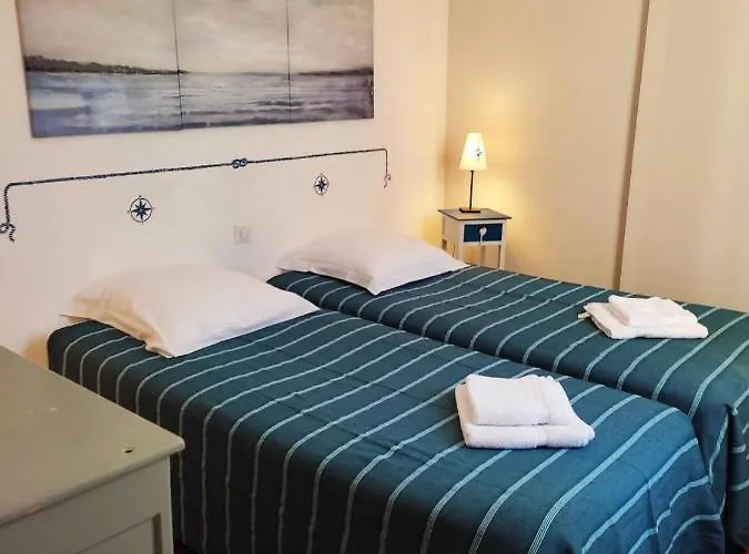 Les Angelots 3* Кондом